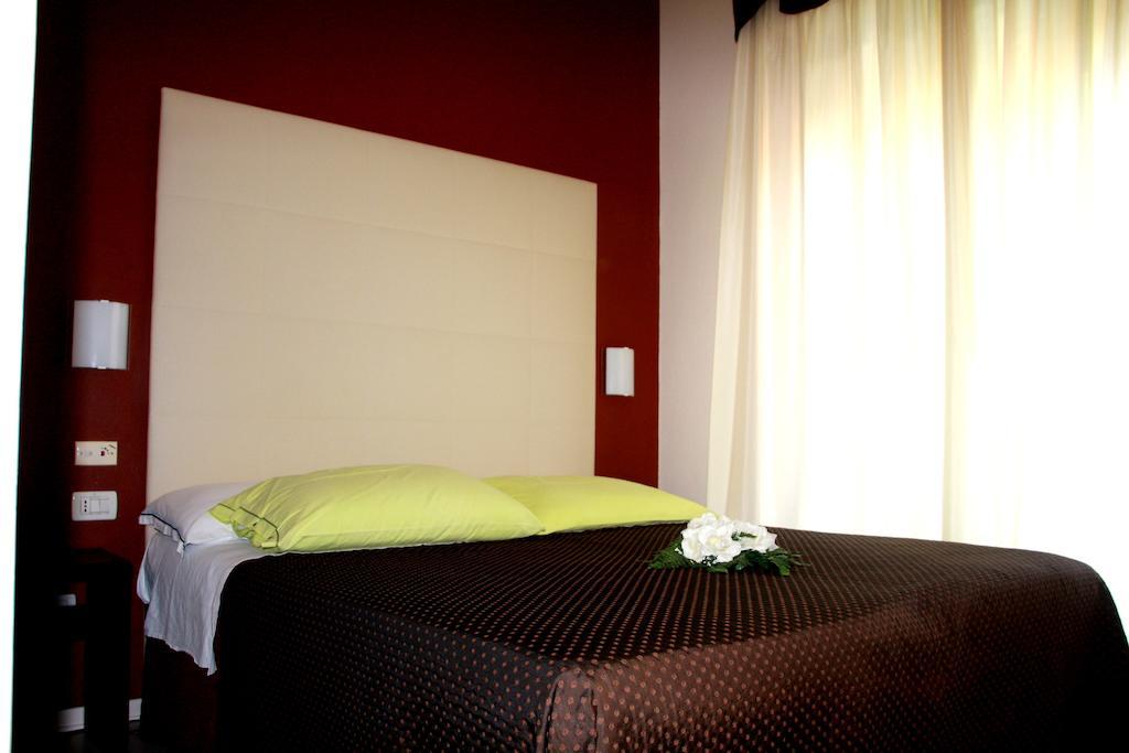 Hotel Monica Cervia Zimmer foto