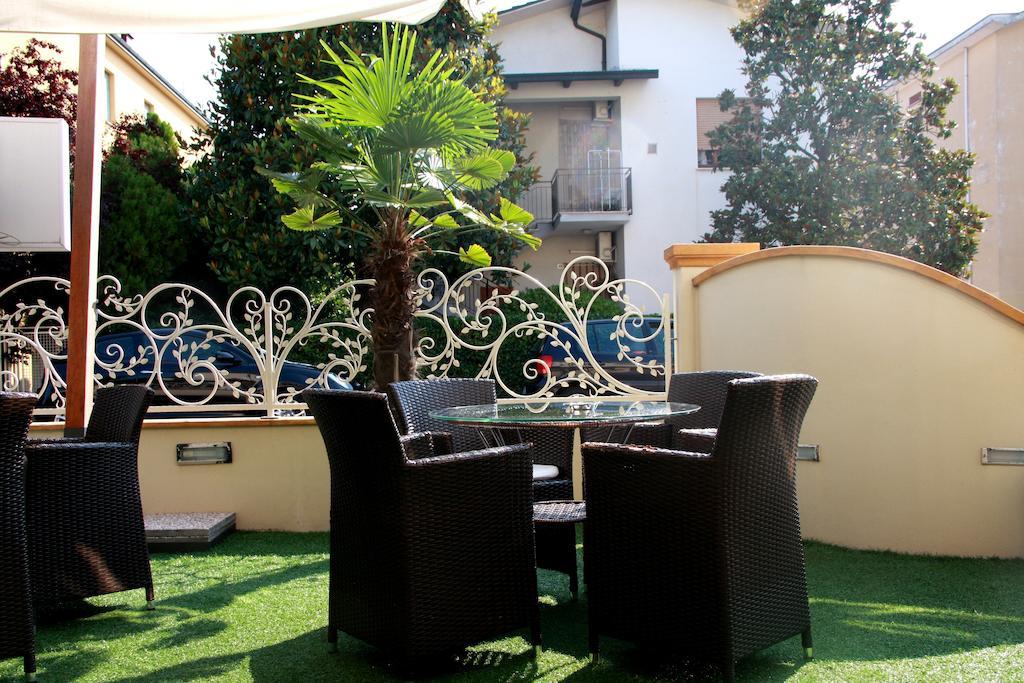 Hotel Monica Cervia Exterior foto